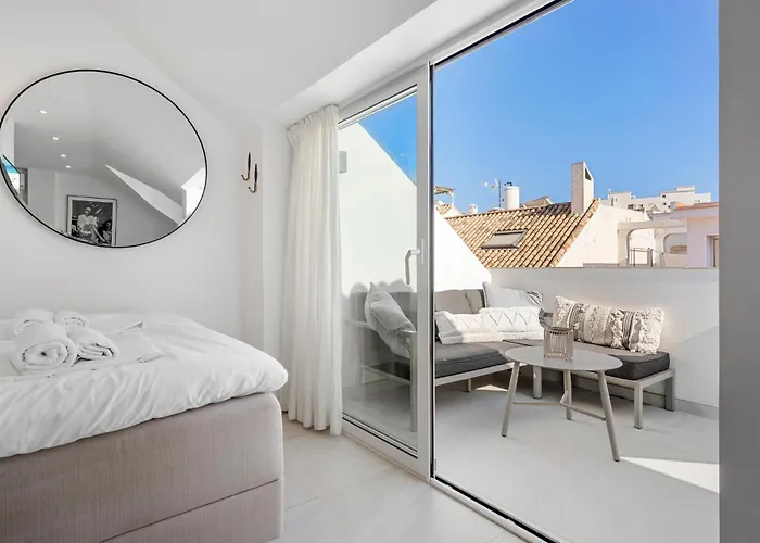 Romantic Getaway By Costarentals - Ref 55